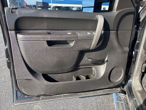 Used 2014 GMC Sierra 2500 SLE w/ Suspension Package, Off-Road image 22