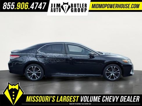Used 2018 Toyota Camry SE image 8