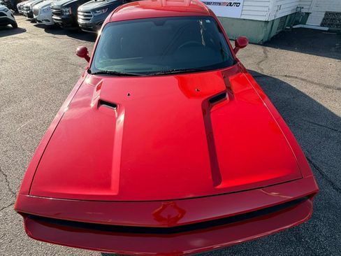 Used 2014 Dodge Challenger SXT w/ Sport Appearance Package RWD image 19