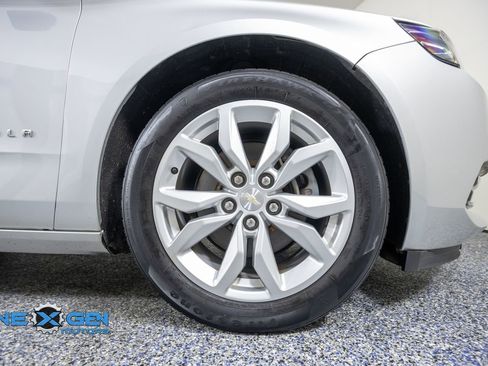 Used 2019 Chevrolet Impala LT w/ Sunroof and Spoiler Package FWD image 44