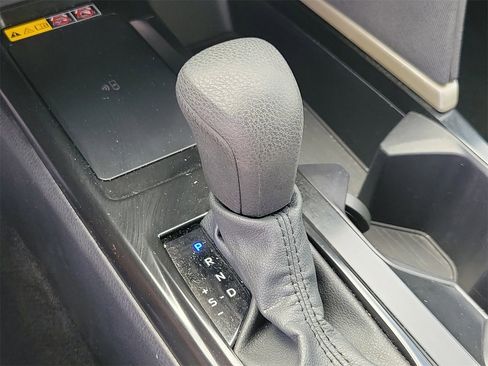 Used 2025 Toyota Camry LE image 28