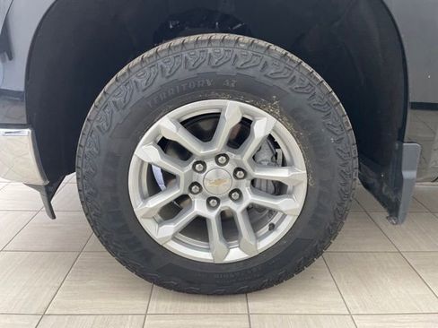Used 2023 Chevrolet Silverado 1500 LT AWD/4WD image 8