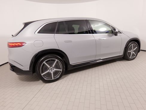 Used 2023 Mercedes-Benz EQS 580 4MATIC SUV image 12