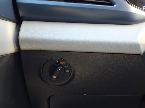 Used 2023 Volkswagen Taos SE image 30