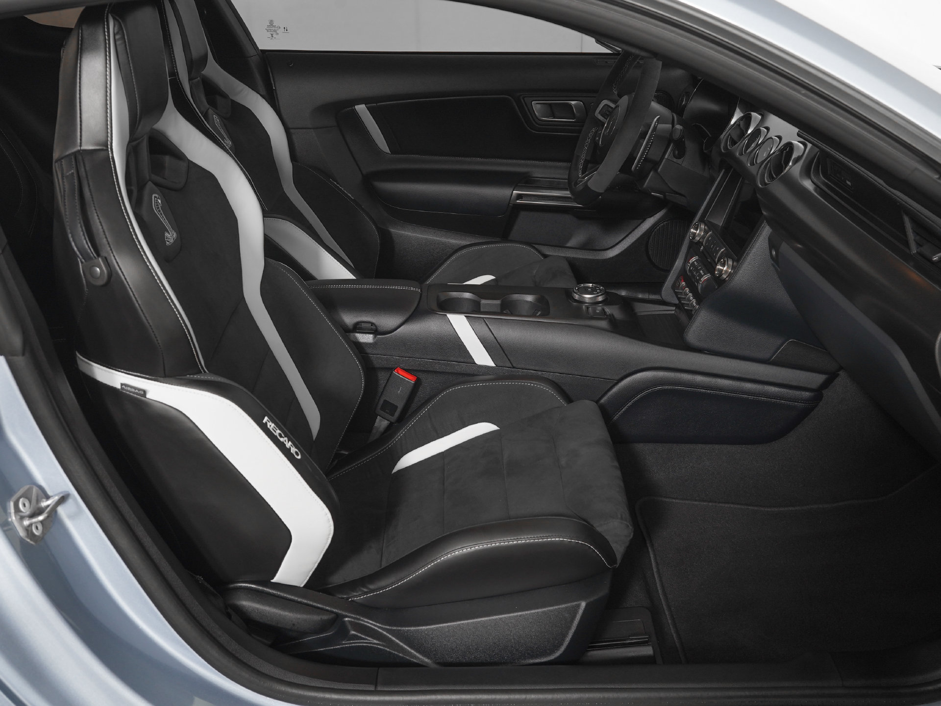 Used 2022 Ford Mustang Shelby GT500 w/ Technology Package RWD image 9