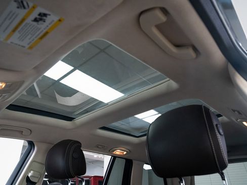 Used 2019 Mercedes-Benz GLS 550 4MATIC image 16