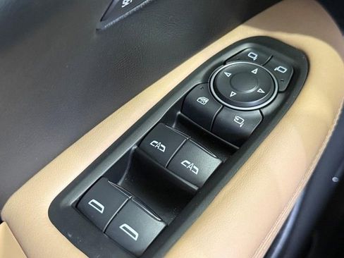 Used 2019 Cadillac XT5 Platinum w/ Trailering Package AWD/4WD image 21