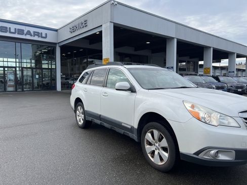 Used 2012 Subaru Outback 2.5i Limited w/ Moonroof Pkg image 4