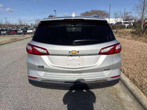 Used 2018 Chevrolet Equinox Premier image 9