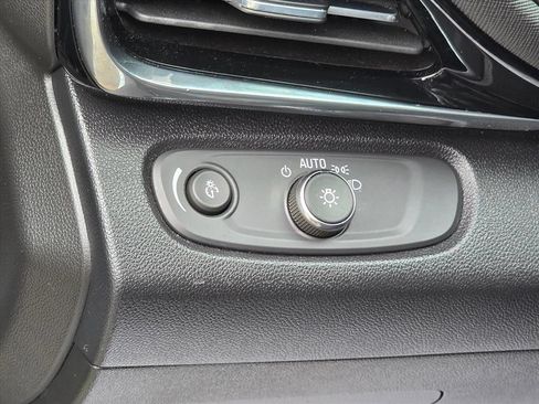 Used 2025 Buick Envista Sport Touring FWD image 9