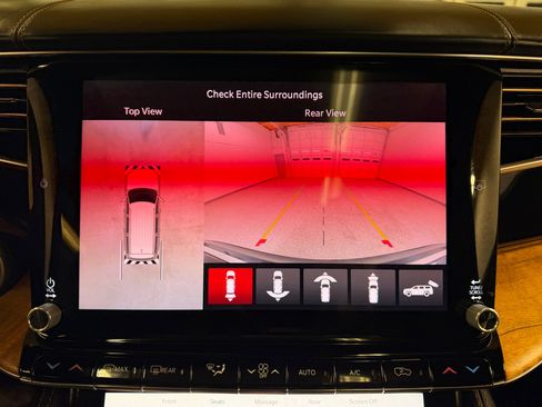 Used 2022 Jeep Grand Wagoneer Series III w/ Rear Seat Video Group 1 image 19