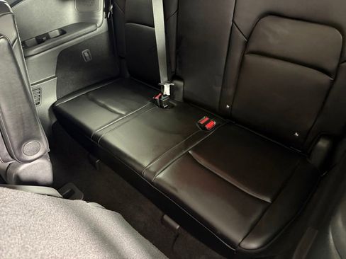 Used 2024 Nissan Pathfinder Platinum image 27