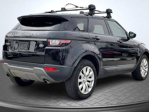 Used 2017 Land Rover Range Rover Evoque SE image 13