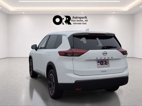 Used 2025 Nissan Rogue SV FWD image 4