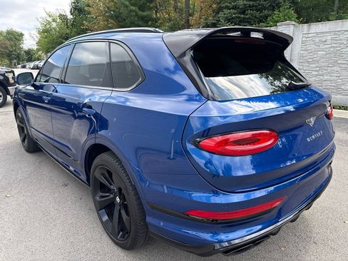 Used 2021 Bentley Bentayga AWD/4WD image 3