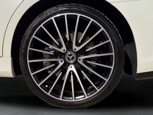 Used 2022 Mercedes-Benz S 500 4MATIC w/ AMG Line Package image 91