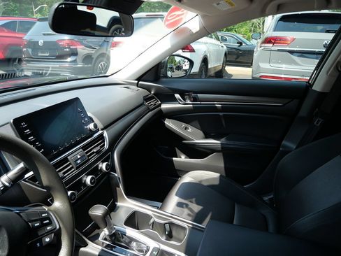 Used 2018 Honda Accord LX image 13