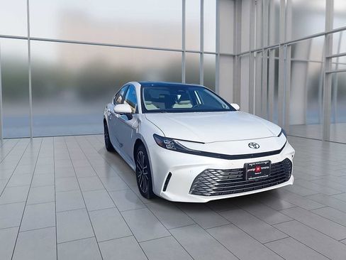 New 2026 Toyota Camry XLE image 5