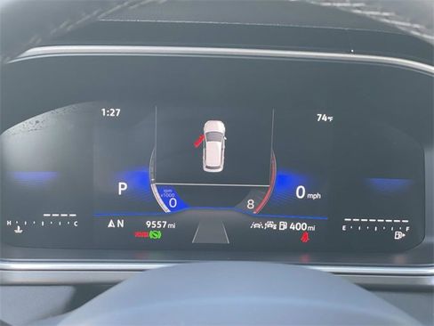 Used 2025 Volkswagen Taos SE image 18