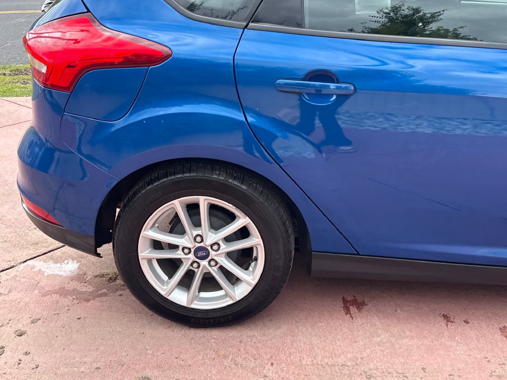 Used 2018 Ford Focus SE w/ Cold Weather Package FWD image 32