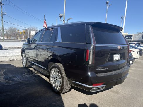 Certified 2021 Cadillac Escalade Premium Luxury w/ LPO, Illumination Package image 7