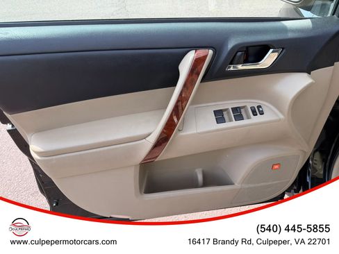 Used 2013 Toyota Highlander Limited AWD/4WD image 9