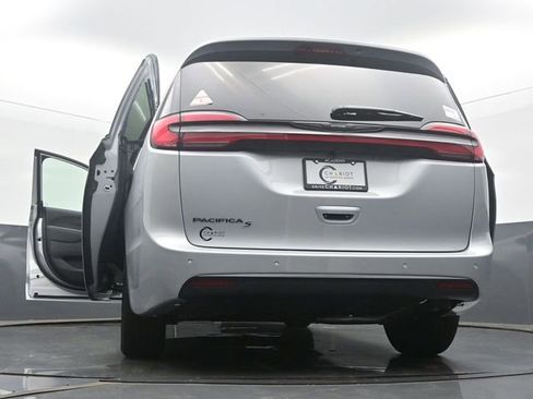 New 2026 Chrysler Pacifica Select image 60
