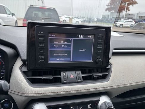 Used 2019 Toyota RAV4 XLE Premium image 8