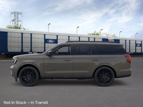 New 2026 Ford Expedition Platinum image 3