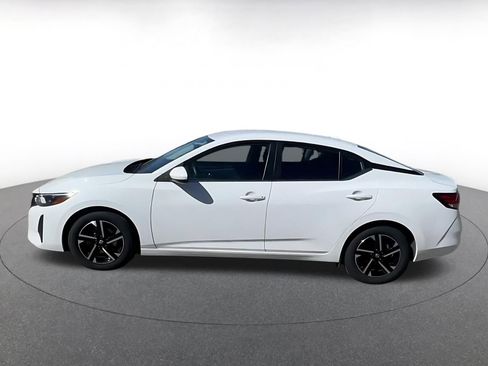Used 2025 Nissan Sentra SV image 9