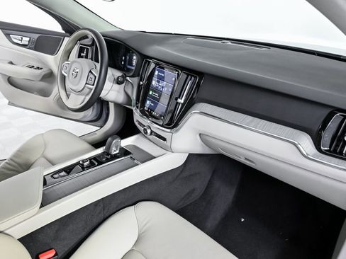 Certified 2025 Volvo V60 B5 Cross Country Plus image 25