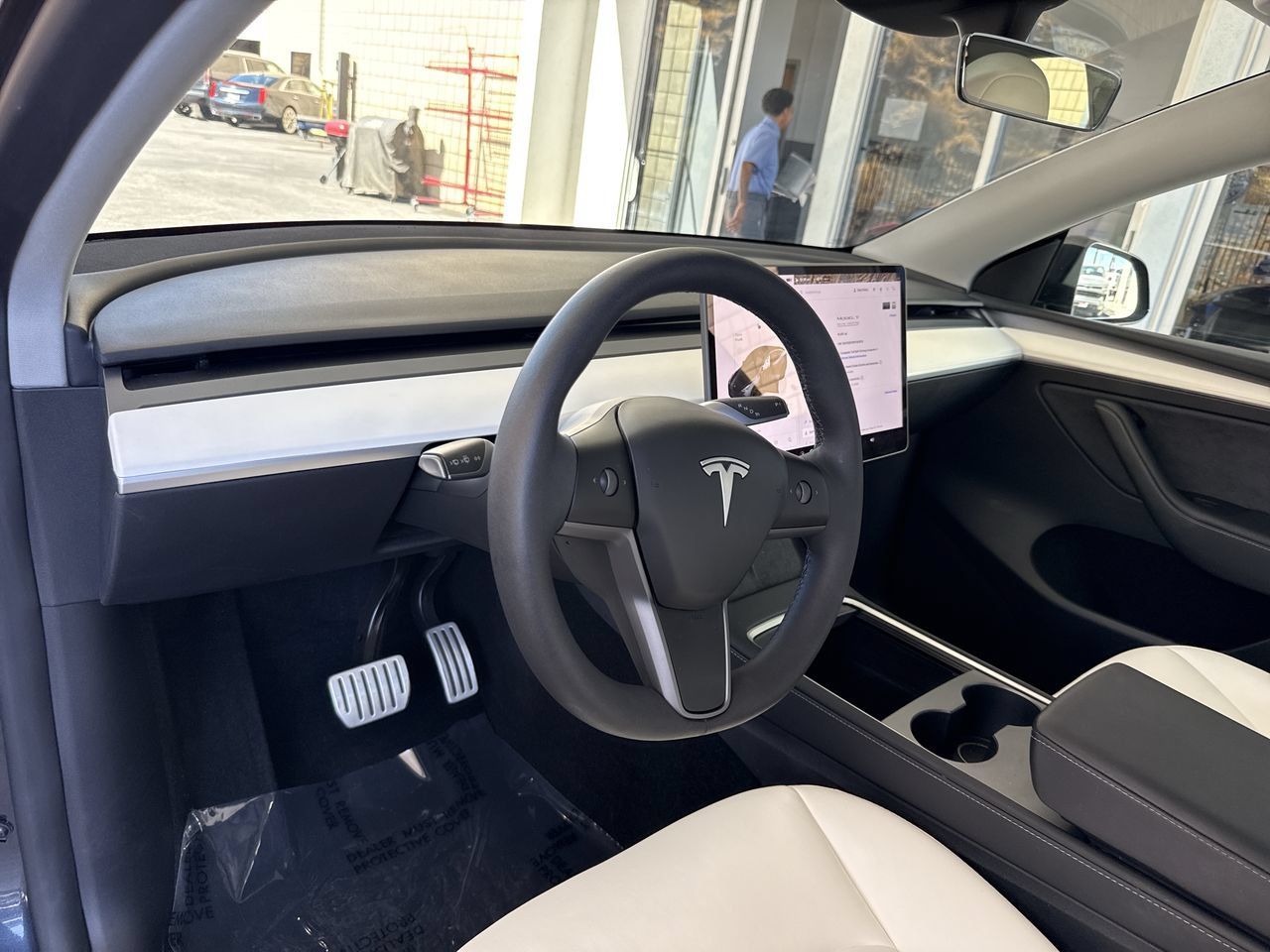 Used 2024 Tesla Model Y Performance AWD/4WD image 10