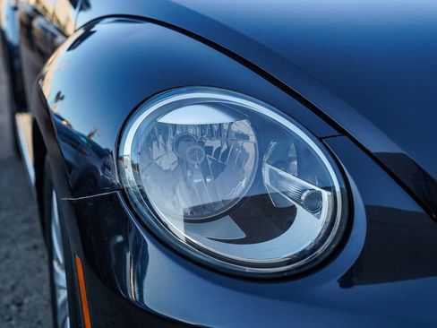 Used 2018 Volkswagen Beetle 2.0T S image 10