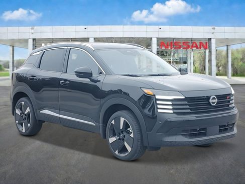 New 2026 Nissan Kicks SR image 5