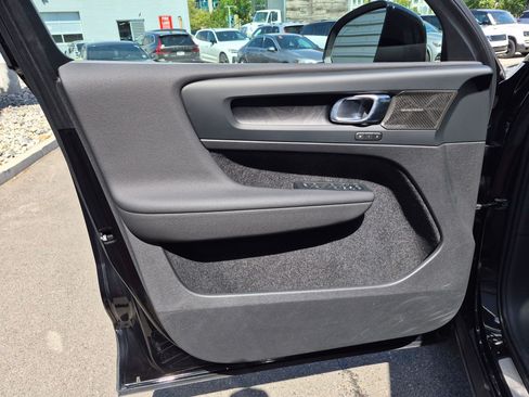Used 2023 Volvo C40 P8 Recharge Ultimate AWD/4WD image 11