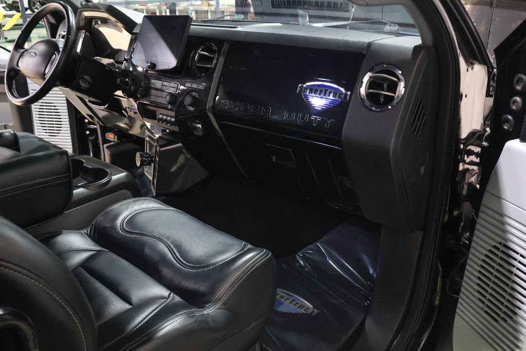 Used 2015 Ford F650 2WD Crew Cab Super Duty image 37