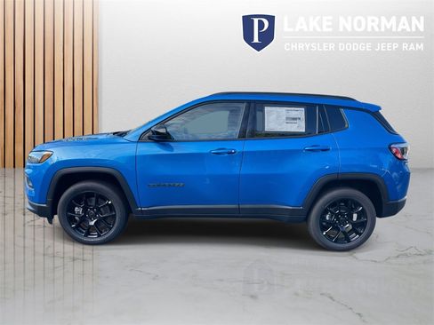 New 2026 Jeep Compass Latitude image 6