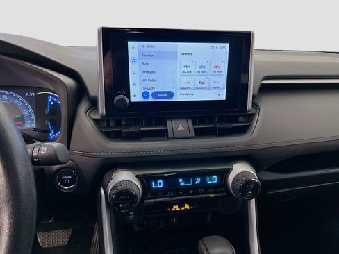 Used 2025 Toyota RAV4 XLE image 26