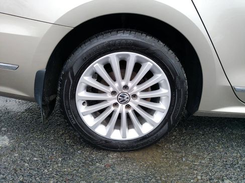 Used 2016 Volkswagen Passat 1.8T SE image 7