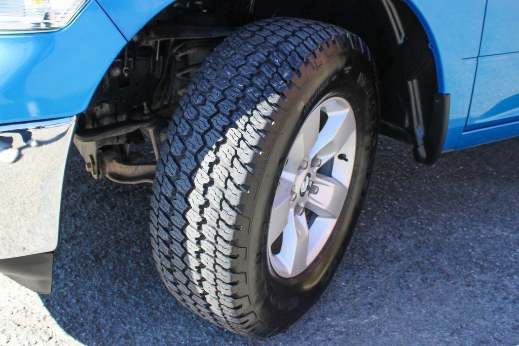 Used 2021 RAM 1500 Classic SLT AWD/4WD image 43