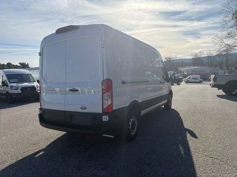 New 2024 Ford Transit 250 148 Medium Roof RWD image 6
