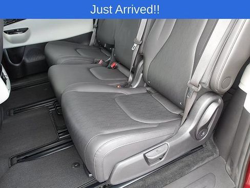 Used 2024 Kia Carnival EX FWD image 10