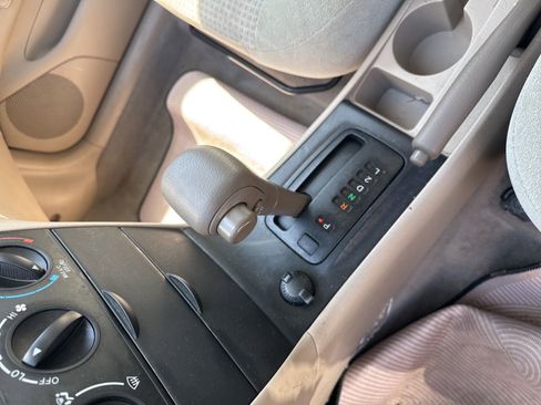 Used 2006 Toyota Corolla CE FWD image 18