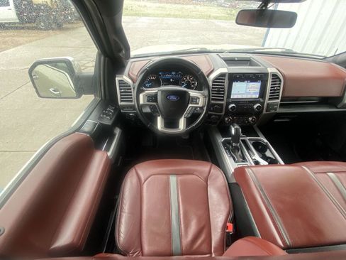 Used 2018 Ford F150 Platinum w/ Equipment Group 701A Luxury AWD/4WD image 12