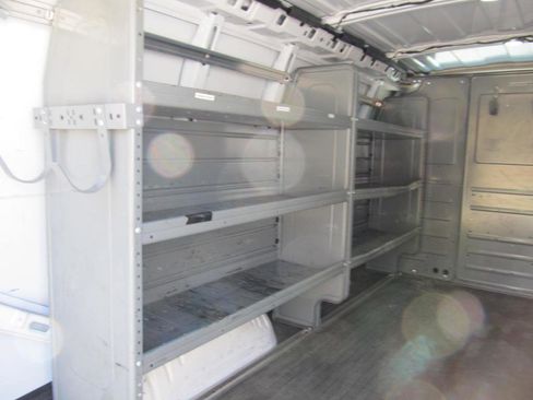 Used 2021 Chevrolet Express 2500 w/ Driver Convenience Package image 27