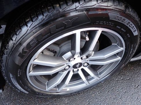 Used 2016 Ford Mustang Premium image 7