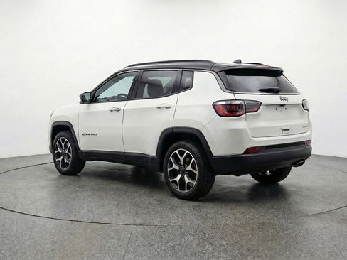 Used 2025 Jeep Compass Limited AWD/4WD image 6