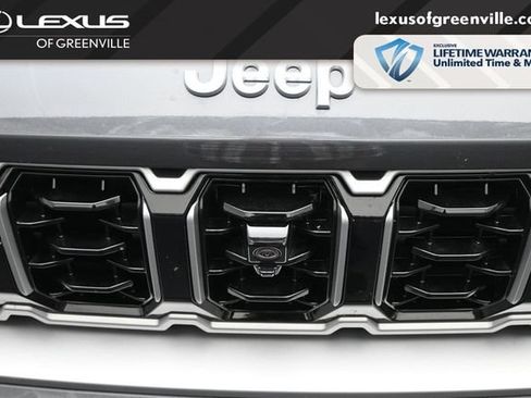 Used 2026 Jeep Grand Cherokee Summit AWD/4WD image 31