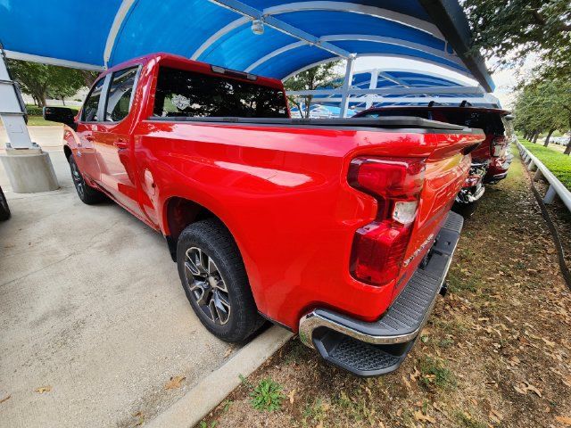 Used 2022 Chevrolet Silverado 1500 LT RWD image 4
