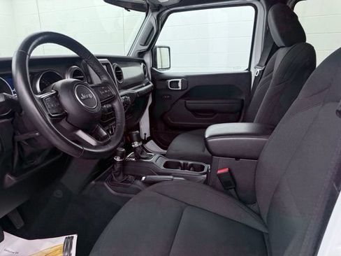 Used 2023 Jeep Wrangler Unlimited w/ Cold Weather Group AWD/4WD image 16